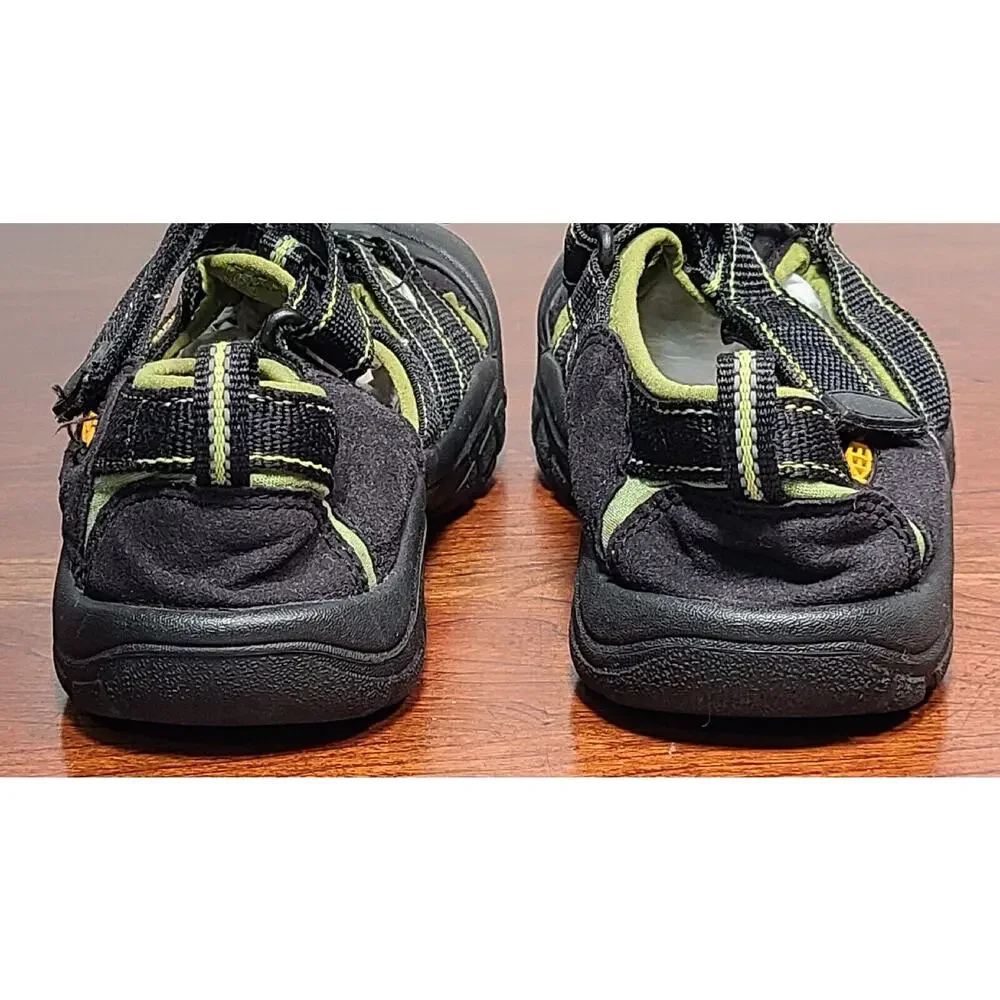 KEEN Sandals Newport H2 Youth Size 4 Waterproof Hiking Water Sport Green 9212